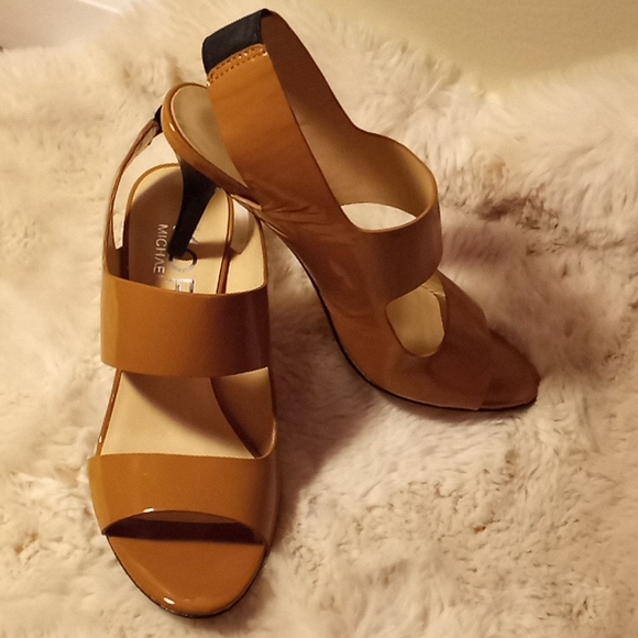 Michael Kors sandals - Picture 2 of 3